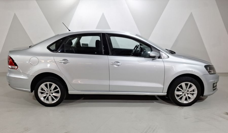 Volkswagen Vento 1.6 HIGHLINE TIPTRONIC Sedan 2017