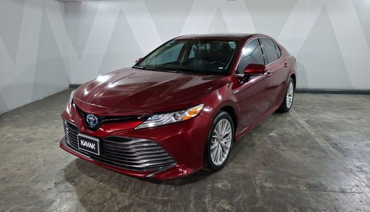 Toyota • Camry
