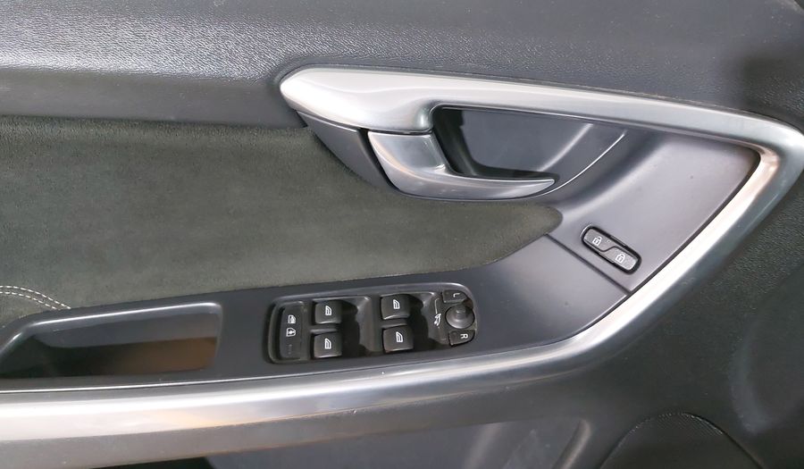 Volvo Xc60 2.0 MOMENTUM RD T5 AT Suv 2015