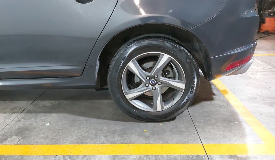 Volvo Xc60 2.0 MOMENTUM RD T5 AT Suv 2015