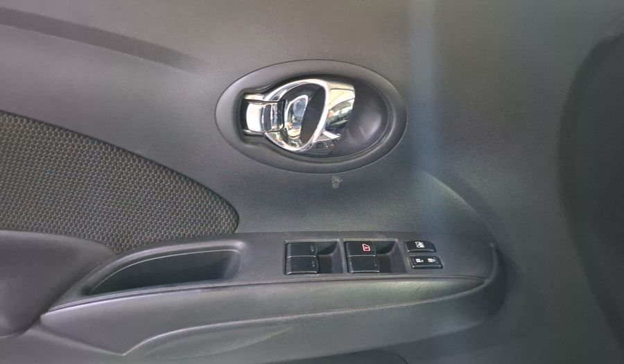 Nissan Versa 1.6 ADVANCE TA AC Sedan 2013