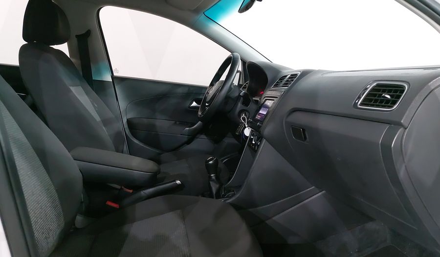 Volkswagen Polo 1.6 COMFORTLINE PLUS Hatchback 2021