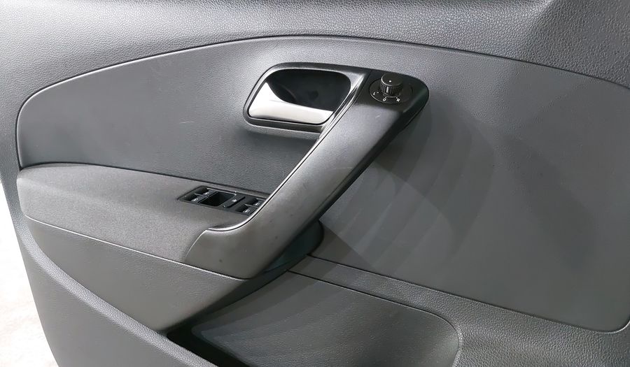 Volkswagen Polo 1.6 COMFORTLINE PLUS Hatchback 2021