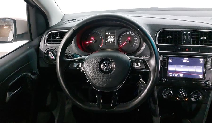 Volkswagen Polo 1.6 COMFORTLINE PLUS Hatchback 2021