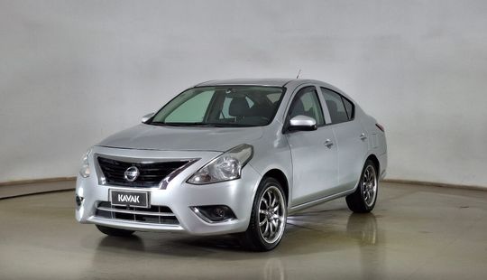 Nissan • Versa