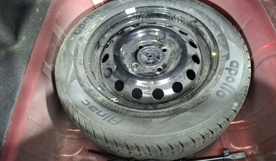 Ford Figo 1.5 FIGO IMPULSE A/A MT Sedan 2017