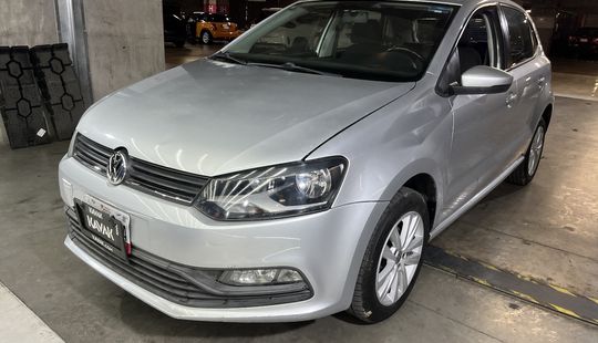 2016 • 98,800 km • Automático