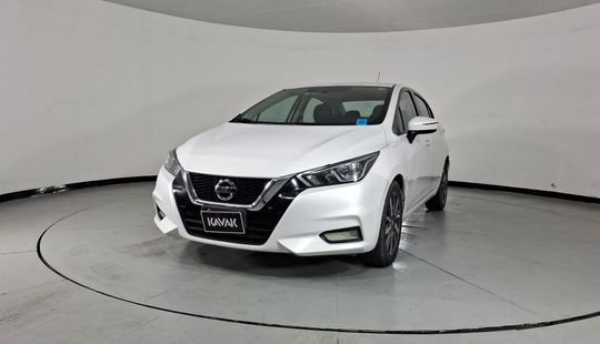 Nissan • Versa