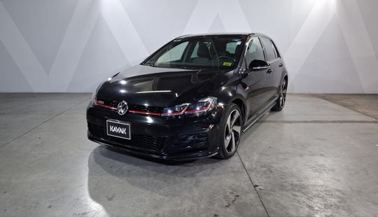 Volkswagen • Golf