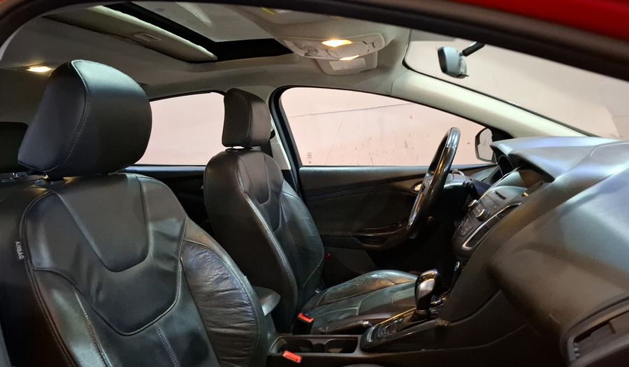Ford Focus 2.0 SE APPEARENCE AT Hatchback 2015