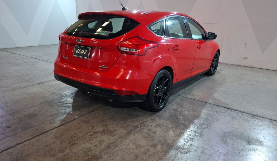 Ford Focus 2.0 SE APPEARENCE AT Hatchback 2015