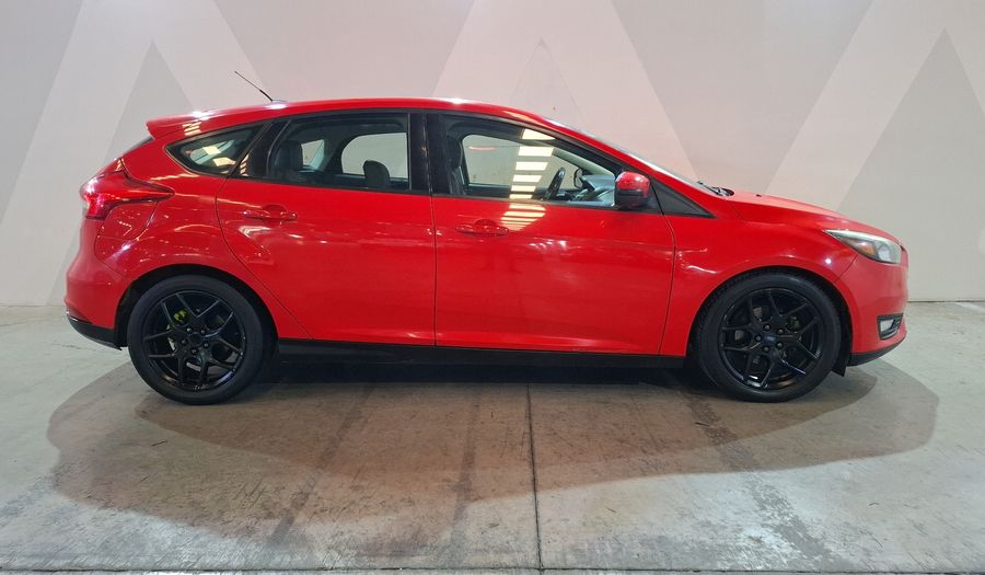 Ford Focus 2.0 SE APPEARENCE AT Hatchback 2015