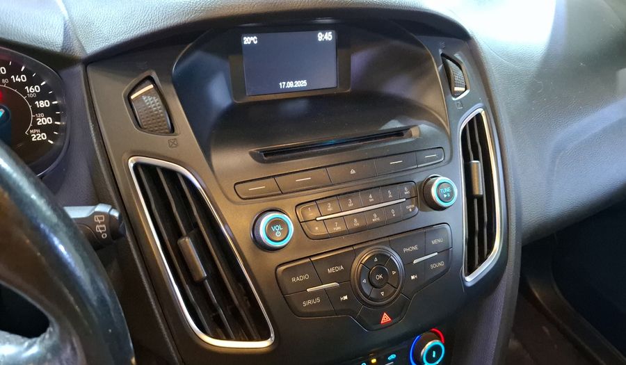 Ford Focus 2.0 SE APPEARENCE AT Hatchback 2015