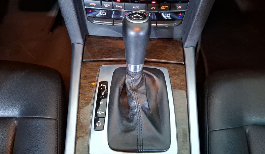 Mercedes Benz Clase E 1.8 200 CGI EXCLUSIVE AT Sedan 2012
