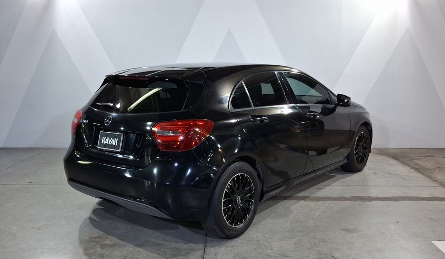 Mercedes Benz Clase A 1.6 200 Hatchback 2017