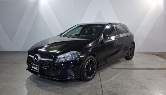 Mercedes Benz • Clase A
