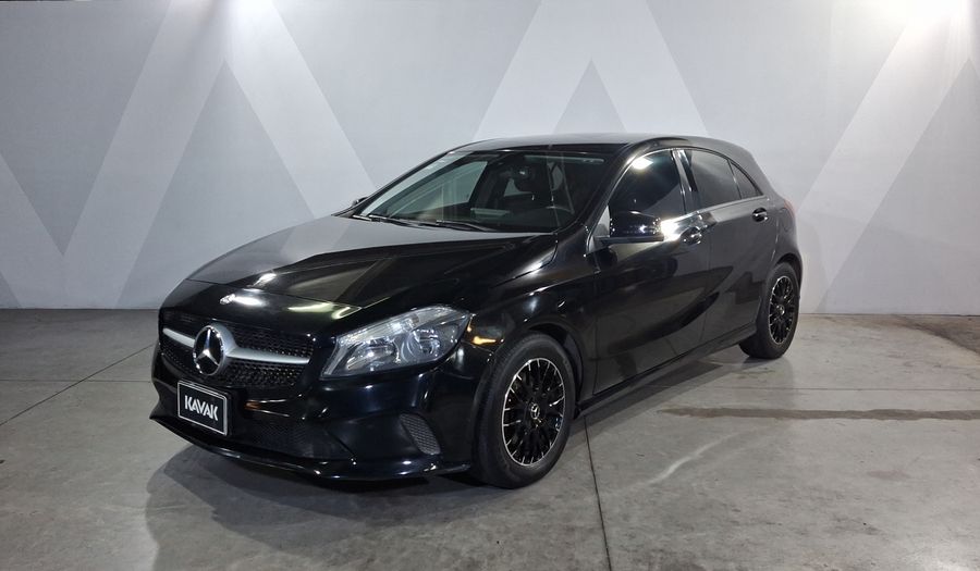 Mercedes Benz Clase A 1.6 200 Hatchback 2017