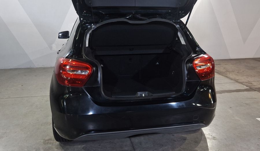 Mercedes Benz Clase A 1.6 200 Hatchback 2017