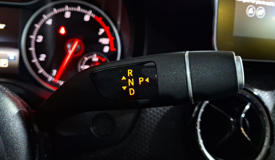 Mercedes Benz Clase A 1.6 200 Hatchback 2017