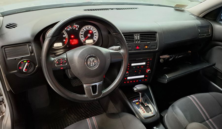 Volkswagen Bora 2.0 TRENDLINE TIPTRONIC Sedan 2013