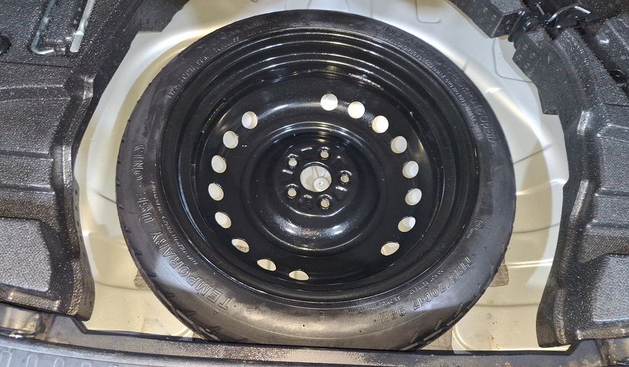 Toyota Prius 1.8 HEV PREMIUM AUTO Hatchback 2021