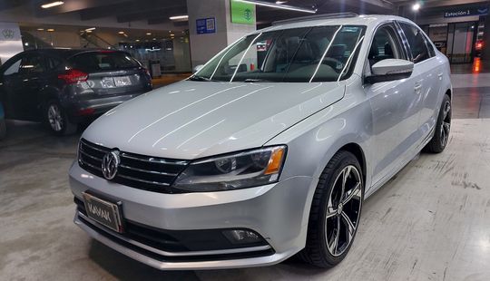 Volkswagen • Jetta