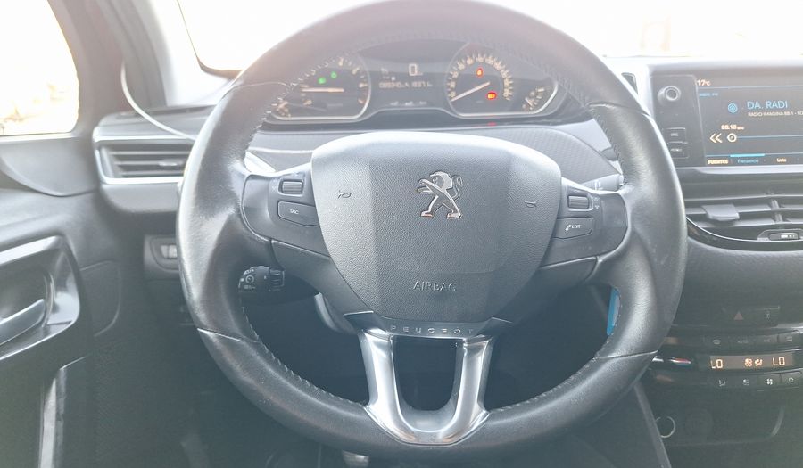 Peugeot 208 1.2 PURETECH 82 HP SIGNATURE Hatchback 2020