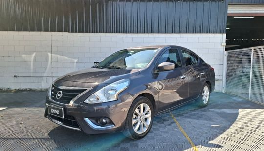 Nissan • Versa