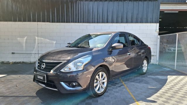 Nissan • Versa