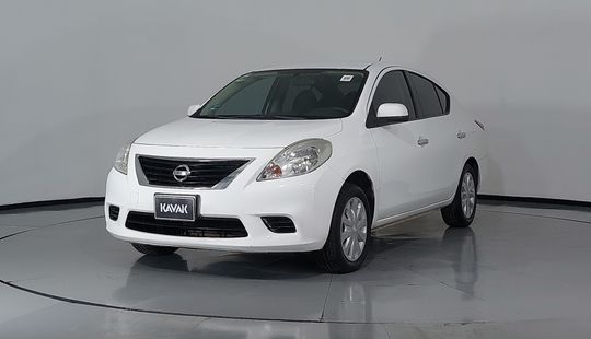 Nissan • Versa