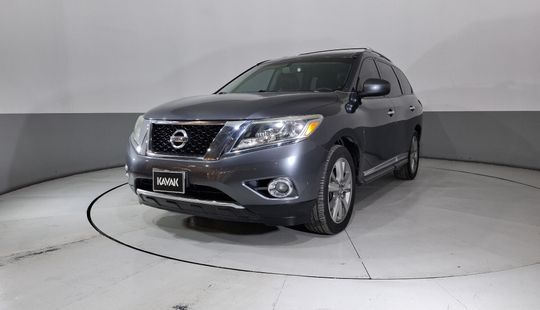 Nissan • Pathfinder