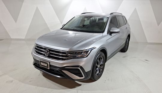 Volkswagen • Tiguan