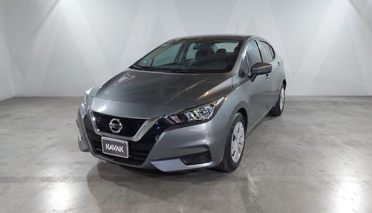 Nissan • Versa