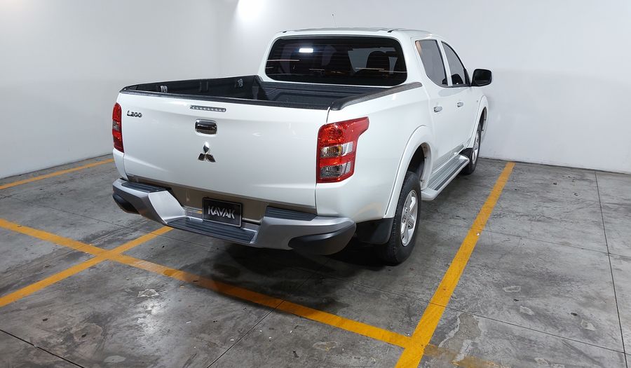 Mitsubishi L200 2.4 GLS GASOLINA Pickup 2019