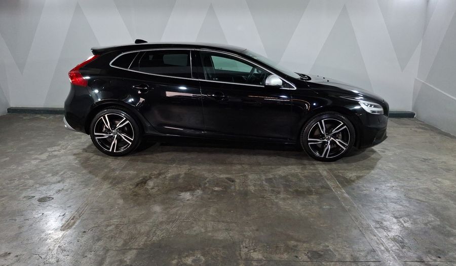 Volvo V40 2.0 R-DESIGN T5 Hatchback 2018