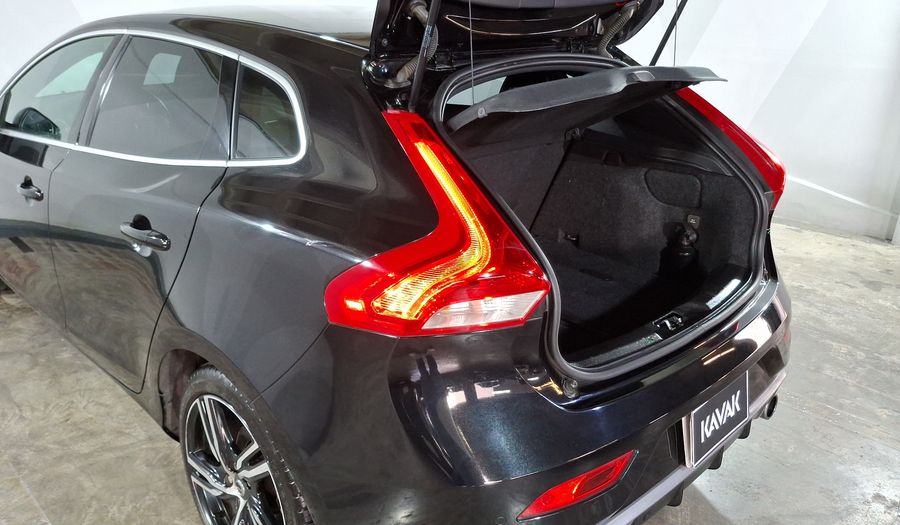 Volvo V40 2.0 R-DESIGN T5 Hatchback 2018