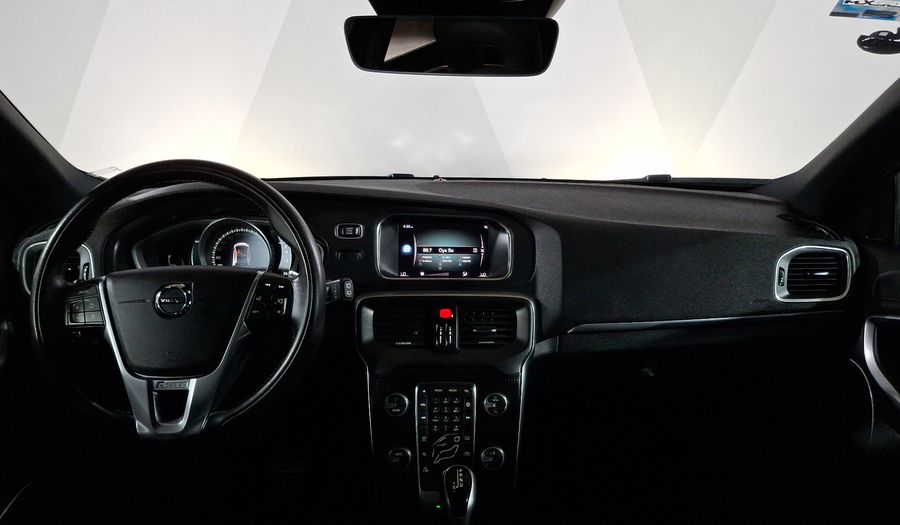 Volvo V40 2.0 R-DESIGN T5 Hatchback 2018