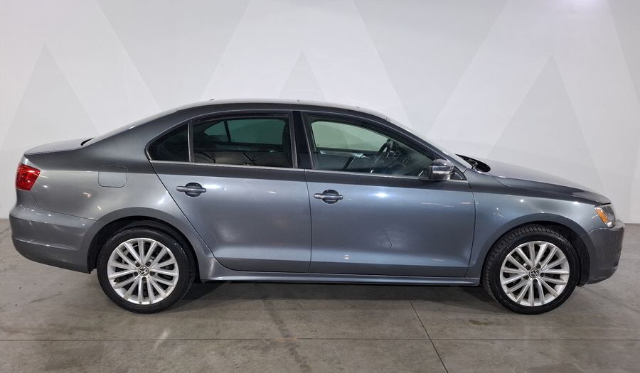 Volkswagen Jetta 2.5 SPORT BOLSA PAQ NAVE TECHO TIPTRONIC Sedan 2014