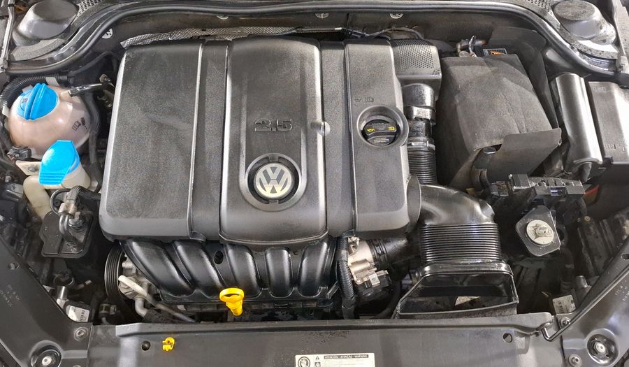 Volkswagen Jetta 2.5 SPORT BOLSA PAQ NAVE TECHO TIPTRONIC Sedan 2014