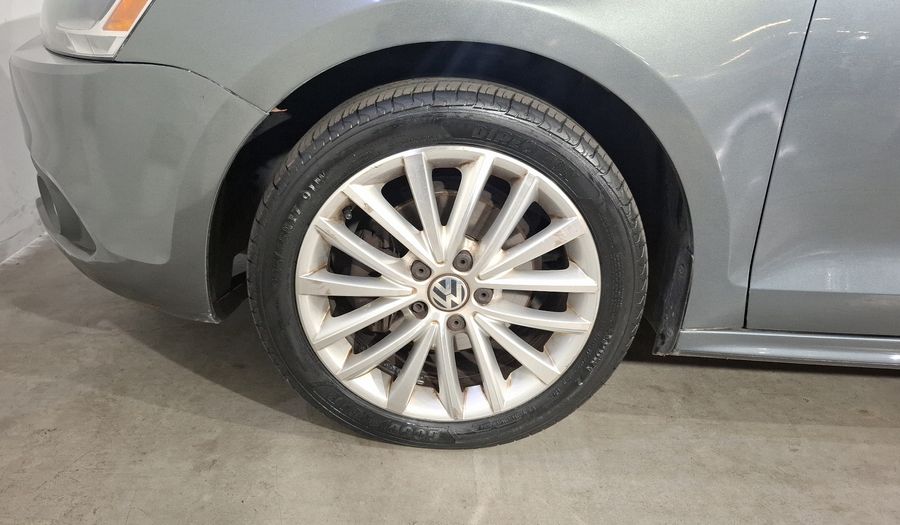 Volkswagen Jetta 2.5 SPORT BOLSA PAQ NAVE TECHO TIPTRONIC Sedan 2014