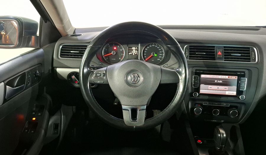 Volkswagen Jetta 2.5 SPORT BOLSA PAQ NAVE TECHO TIPTRONIC Sedan 2014
