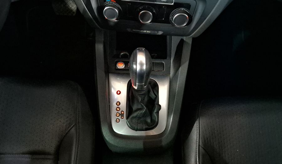 Volkswagen Jetta 2.5 SPORT BOLSA PAQ NAVE TECHO TIPTRONIC Sedan 2014