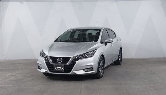Nissan • Versa