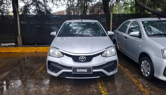 Toyota • Etios