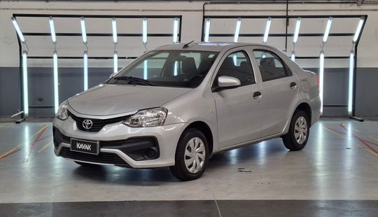 Toyota • Etios