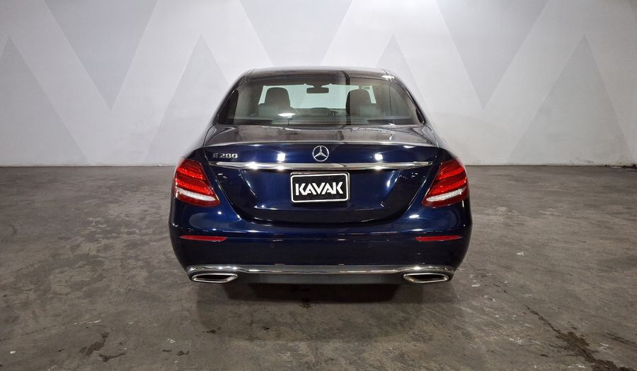 Mercedes Benz Clase E 2.0 200 EXCLUSIVE AT Sedan 2017