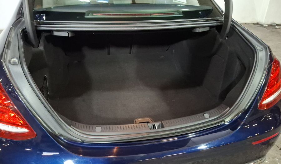 Mercedes Benz Clase E 2.0 200 EXCLUSIVE AT Sedan 2017
