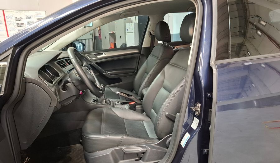 Volkswagen Golf 1.6 MPI TRENDLINE Hatchback 2015