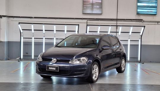 Volkswagen • Golf
