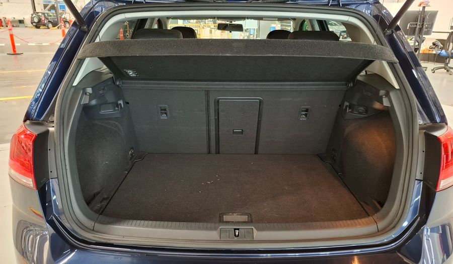 Volkswagen Golf 1.6 MPI TRENDLINE Hatchback 2015